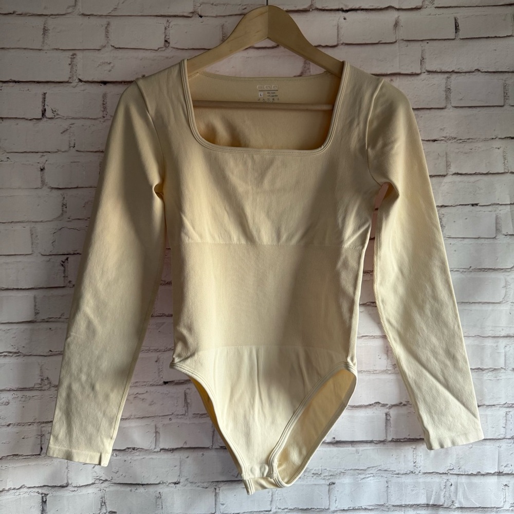 OQQ Cream Long Sleeve Bodysuit